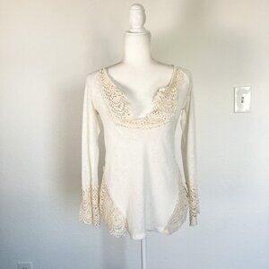 Buckle Gimmicks by BKE S Open Knit Lace V Neck Cream Top Lace Size Small